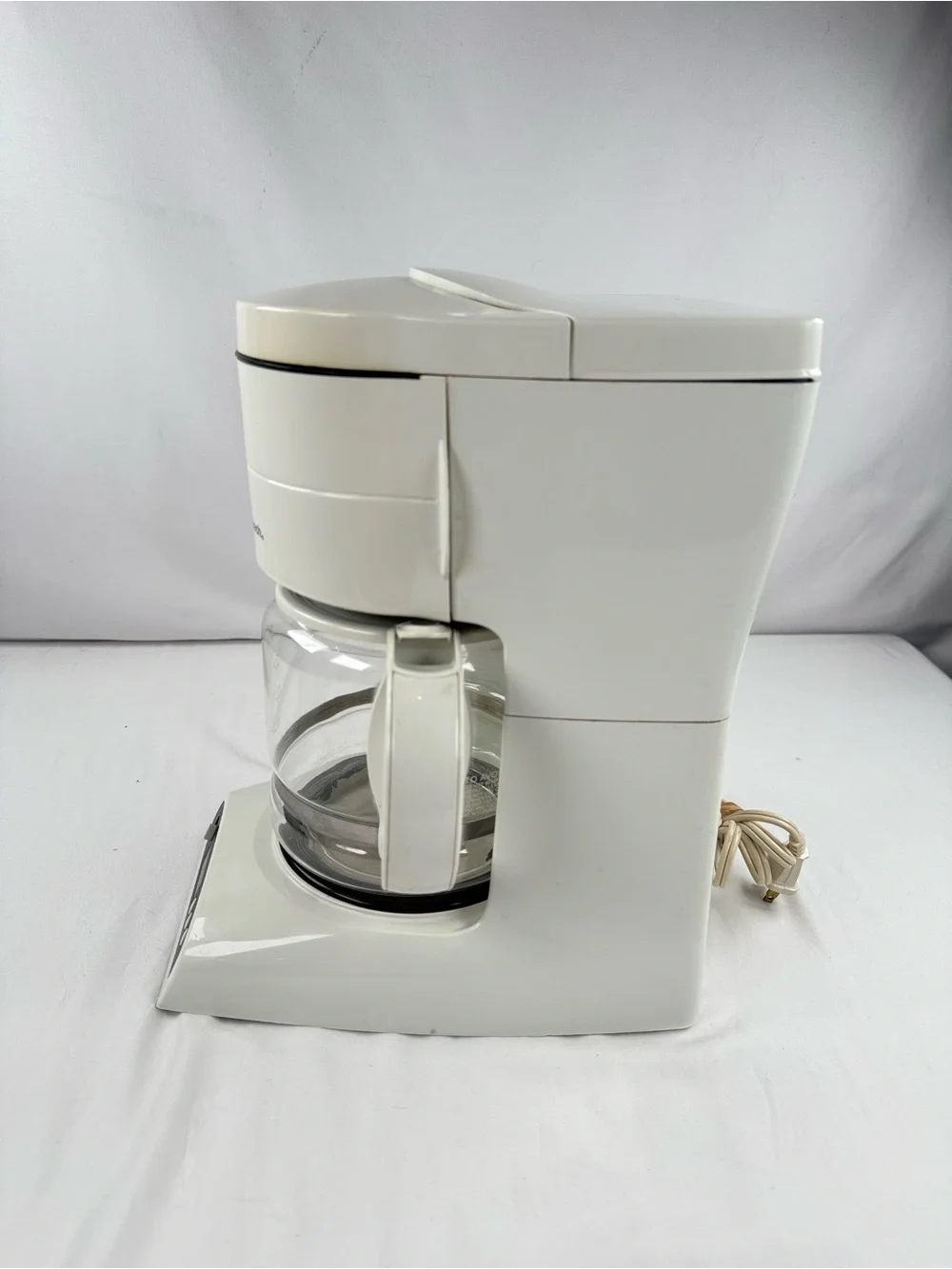 Hamilton Beach White 13 Cup Coffee Maker with Glass Carafe and Digital Controls